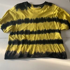 💛Yellow and black crop top 🖤